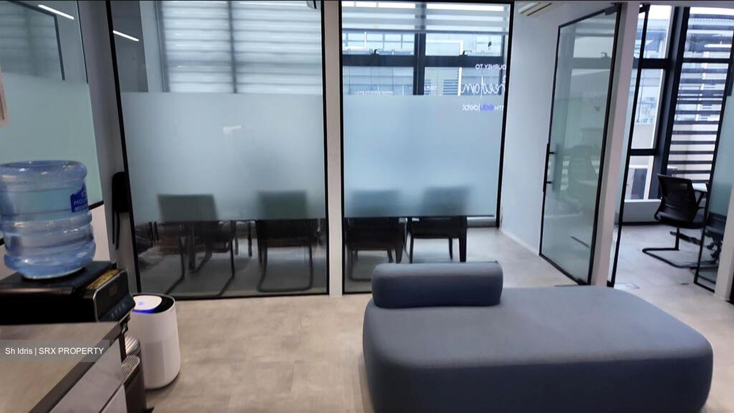 A'posh Bizhub (D27), Factory #499157421